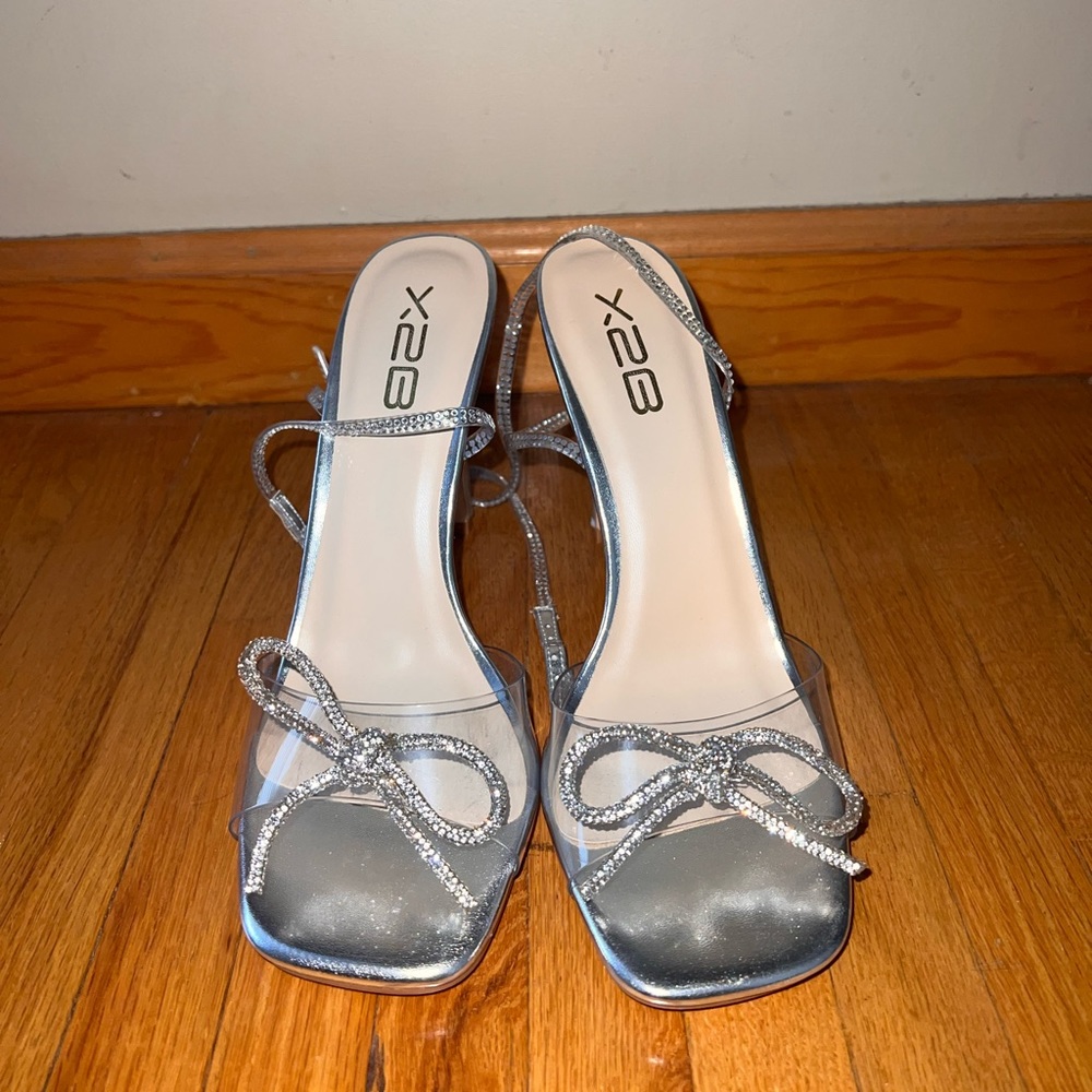 Windsor silver heels with silver glitter bow